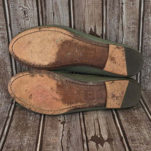 Sz 10 M Womens Frye Regina Green Leather Studded Bow Ballet Flats Shoes VGUC! - Picture 7 of 7